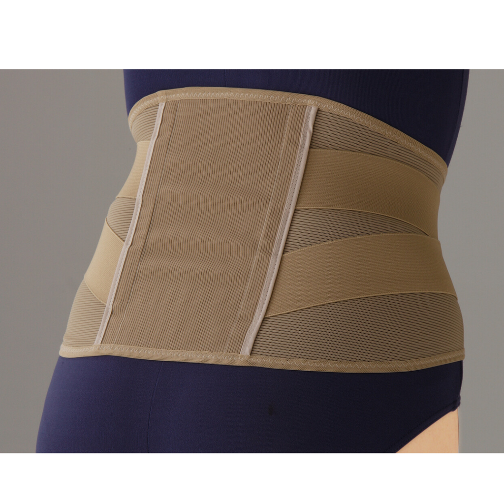 腰部採用網狀物料